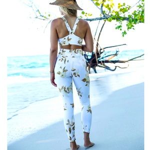 NWOT Kavala Collective Leggings Byron Size Medium